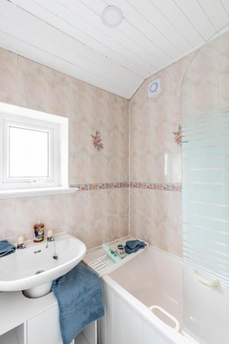 Entire Charming 5-Bed House In Darwen Blackburn Bb1 Free Parking Roadside Rishton Luaran gambar