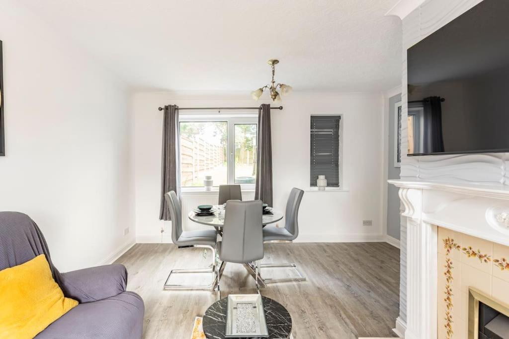 Entire Charming 5-Bed House In Darwen Blackburn Bb1 Free Parking Roadside Rishton Luaran gambar